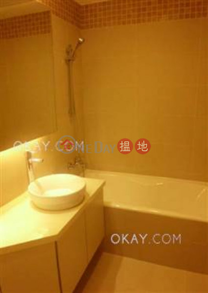 Tasteful 2 bedroom with parking | Rental