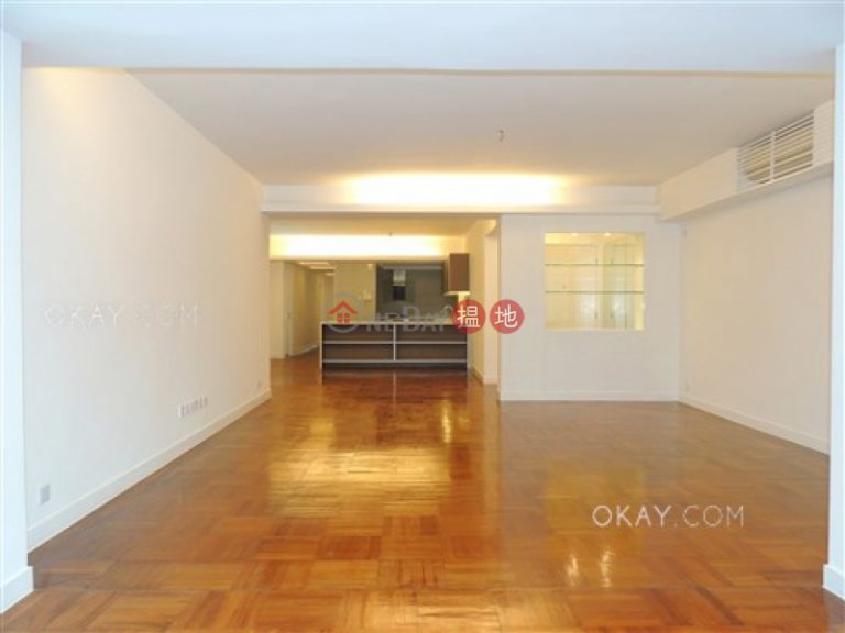 Efficient 4 bedroom with parking | Rental