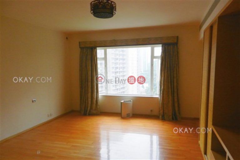 Efficient 4 bedroom with balcony & parking | Rental