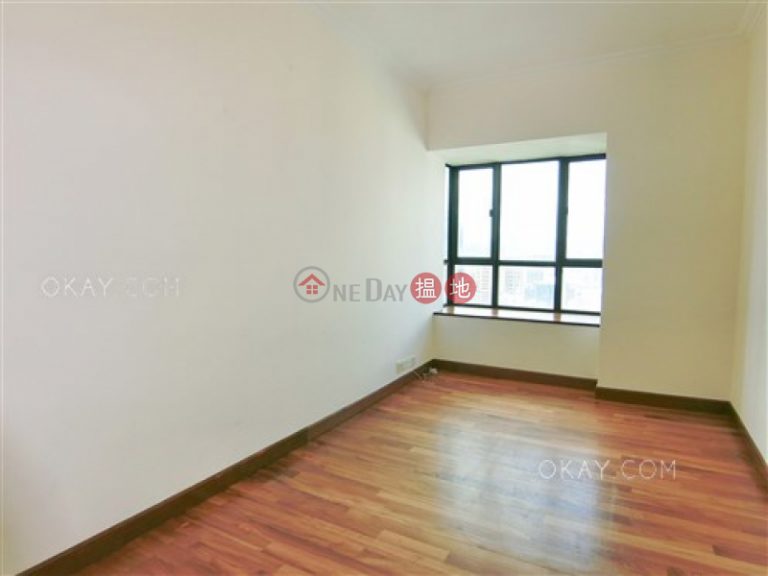 Exquisite 4 bedroom with balcony & parking | Rental