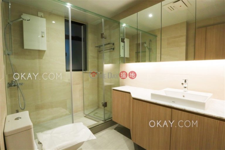 Exquisite 4 bedroom with balcony & parking | Rental