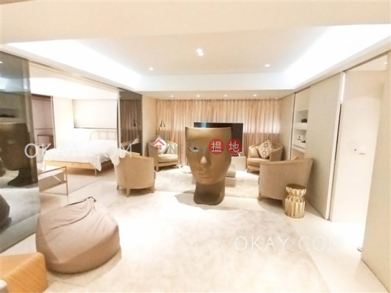 Efficient 2 bedroom with terrace & parking | Rental