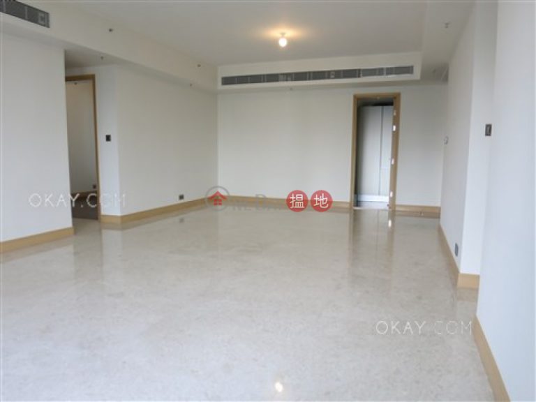 Luxurious 4 bedroom with balcony & parking | Rental