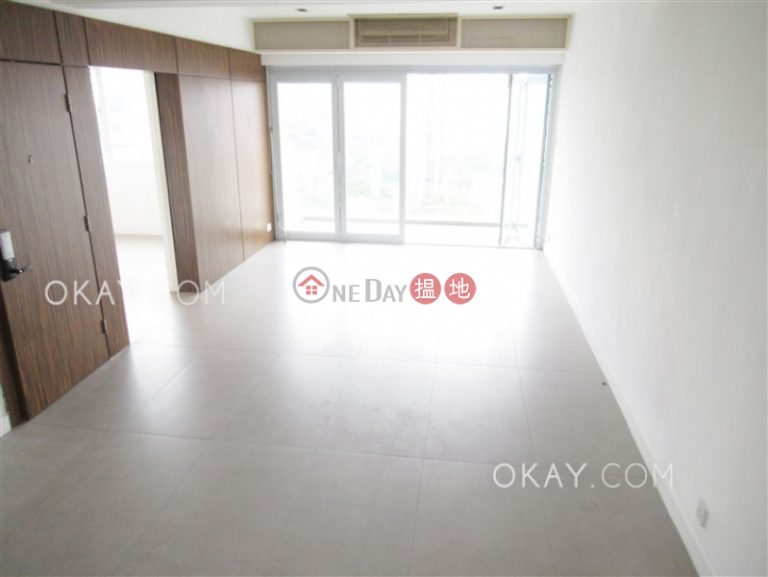 Popular 3 bedroom on high floor with balcony & parking | For Sale