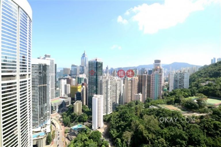 Gorgeous 3 bedroom on high floor with parking | For Sale