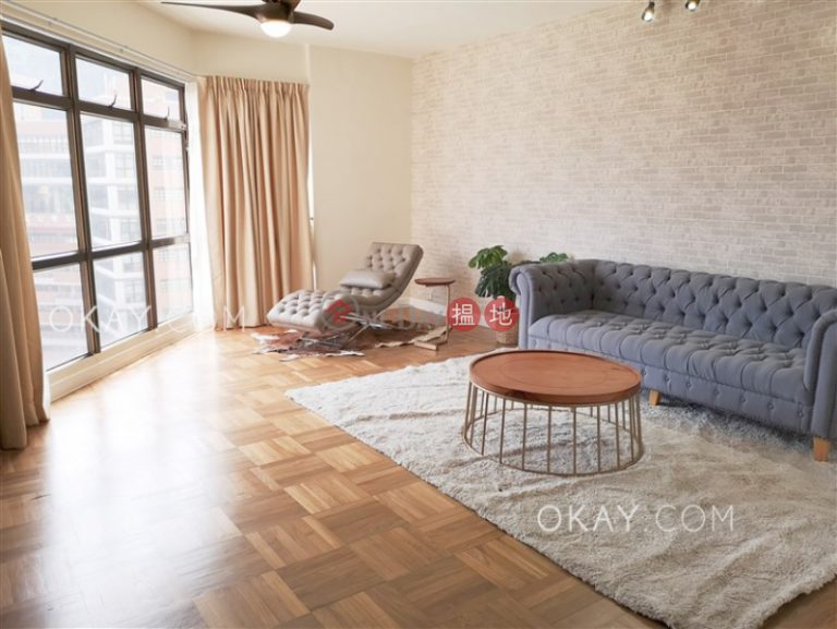Lovely 3 bedroom with parking | Rental