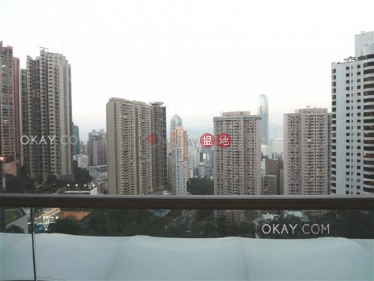 Lovely 3 bedroom with balcony & parking | Rental