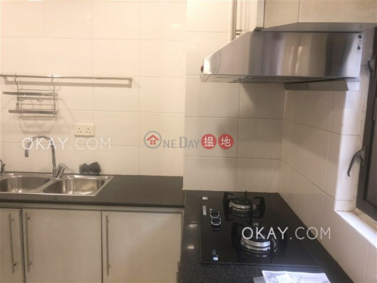 Efficient 3 bedroom with balcony & parking | Rental