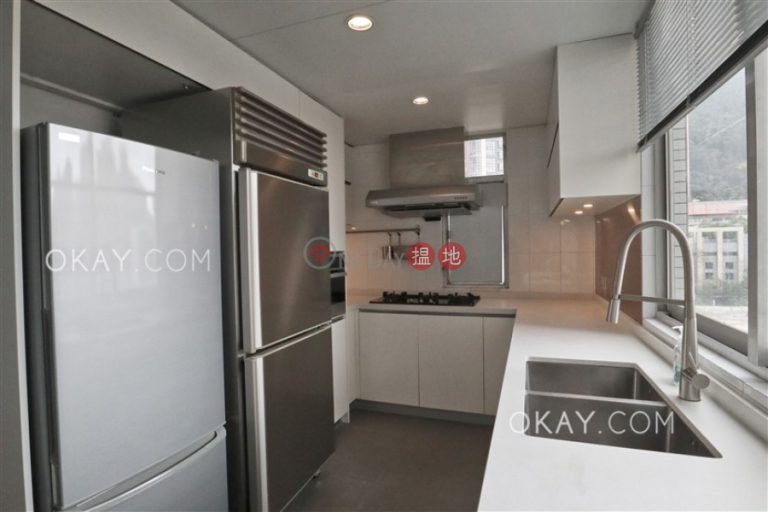 Efficient 4 bedroom with balcony & parking | Rental