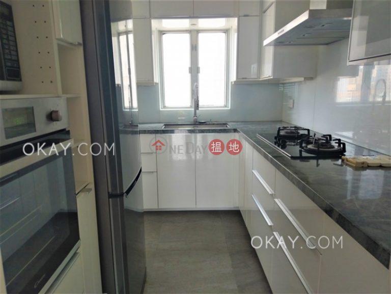 Rare 3 bedroom with balcony | Rental