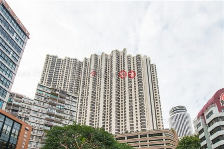 Gorgeous 4 bedroom on high floor with terrace & parking | Rental