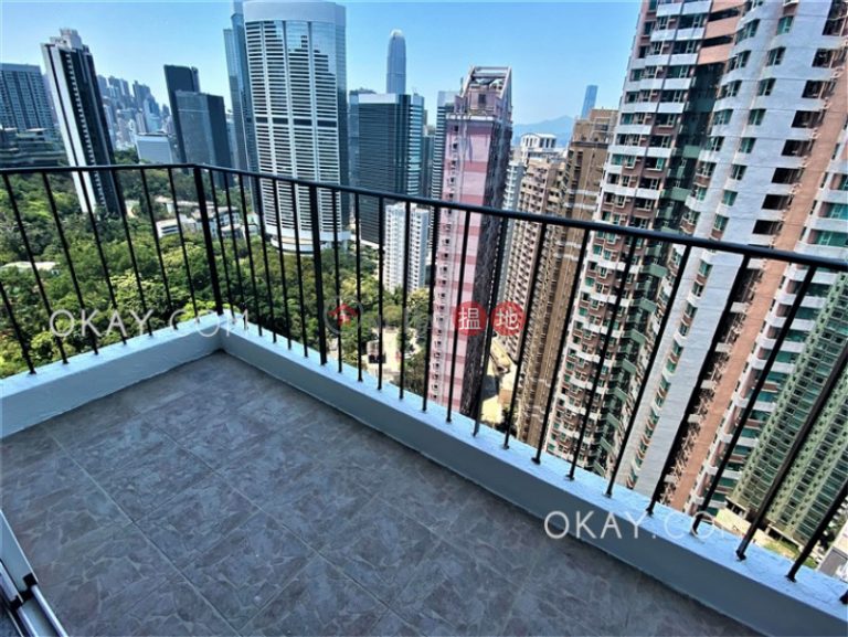Efficient 3 bedroom with balcony & parking | Rental