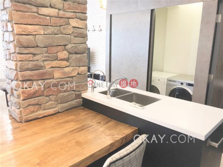Luxurious 2 bedroom with balcony | Rental