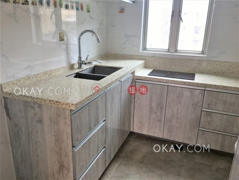 Luxurious 3 bed on high floor with balcony & parking | Rental
