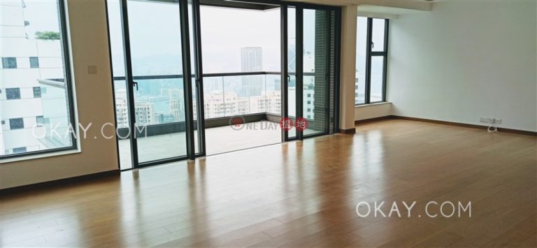 Unique 3 bedroom with balcony & parking | Rental