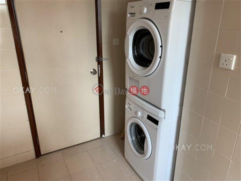 Rare 4 bedroom with parking | Rental