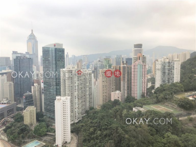 Gorgeous 3 bedroom on high floor with parking | Rental
