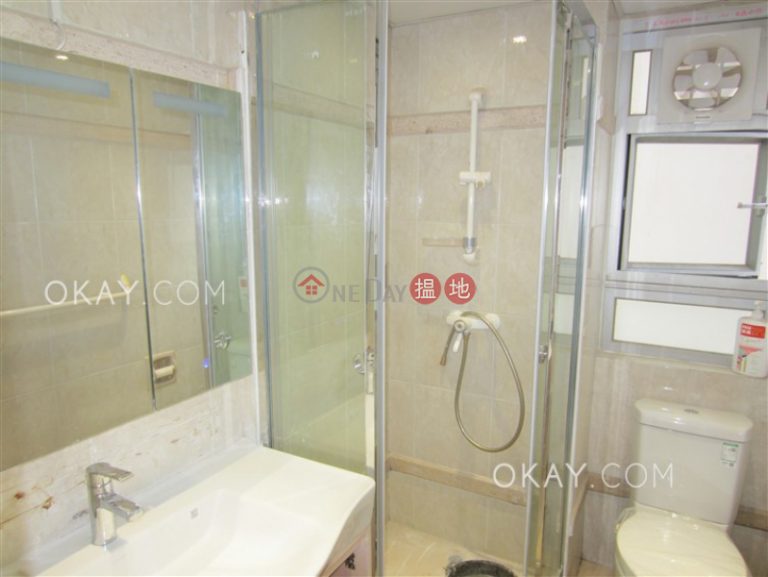 Efficient 3 bedroom on high floor with parking | Rental