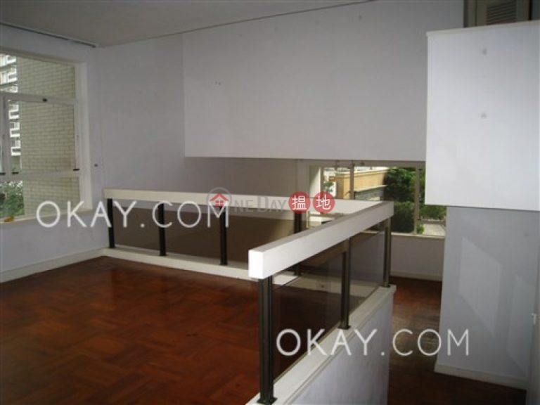 Beautiful 3 bedroom with balcony & parking | Rental