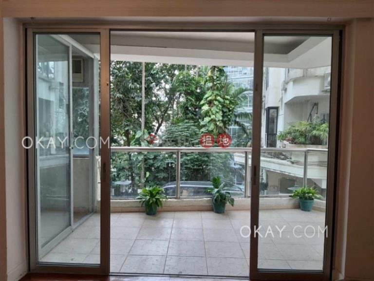 Exquisite 4 bedroom with terrace & parking | Rental