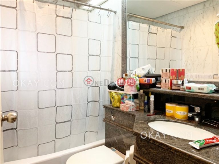 Stylish 3 bedroom with parking | Rental
