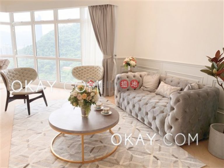Unique penthouse with rooftop & parking | Rental