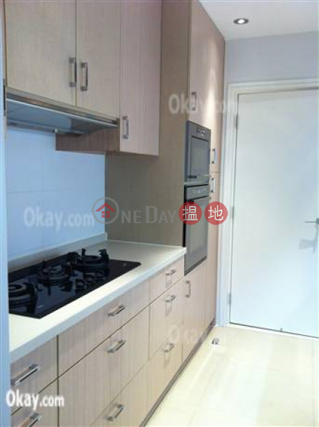 Exquisite 2 bedroom on high floor with parking | Rental
