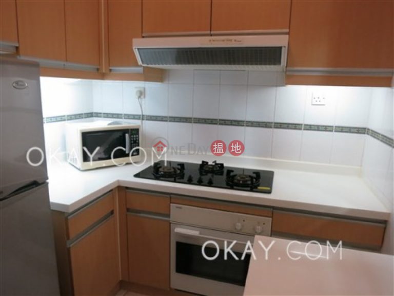 Tasteful 2 bedroom with parking | Rental