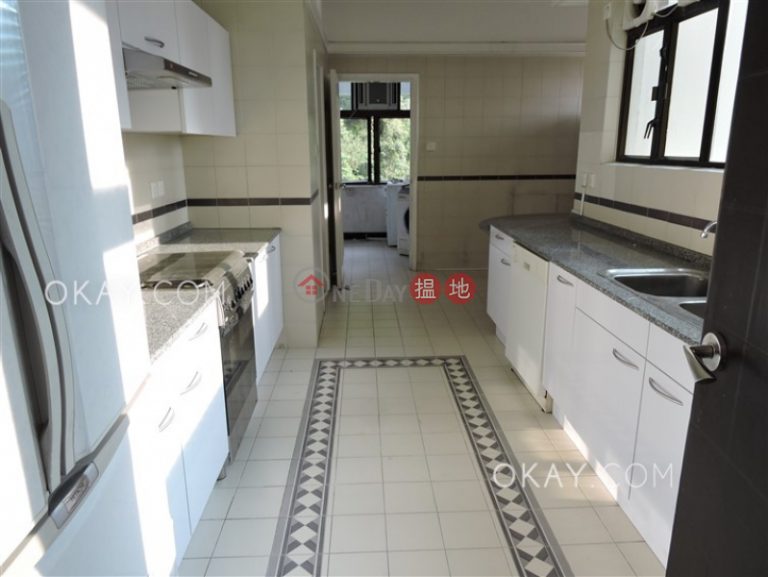 Stylish 4 bedroom with parking | Rental