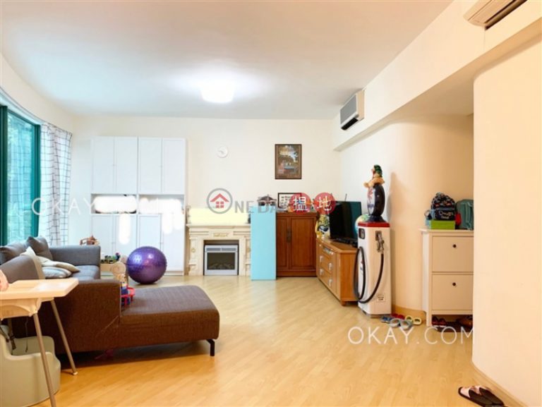Stylish 3 bedroom with parking | Rental