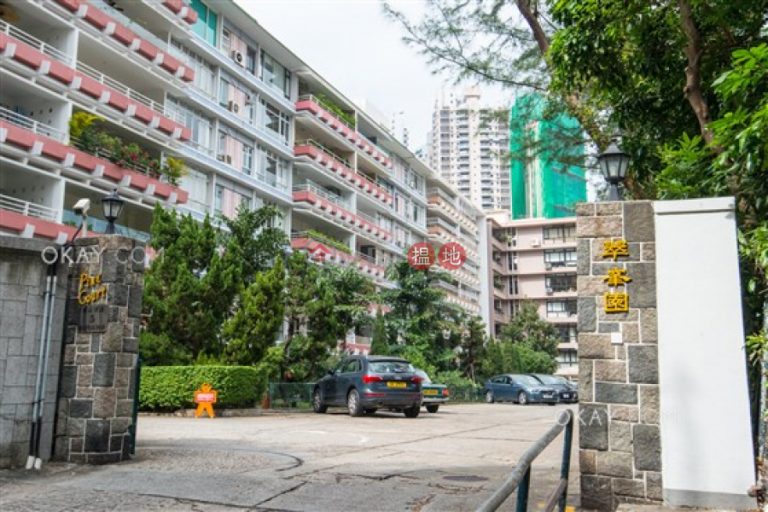 Gorgeous 3 bedroom with balcony & parking | Rental