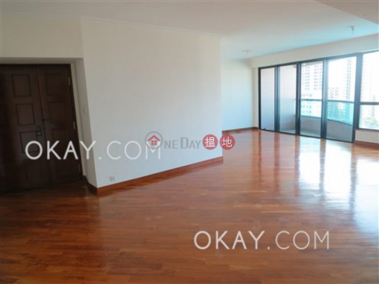 Lovely 4 bedroom with balcony & parking | Rental
