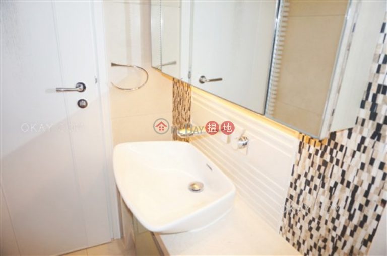 Stylish 3 bedroom on high floor with balcony | Rental