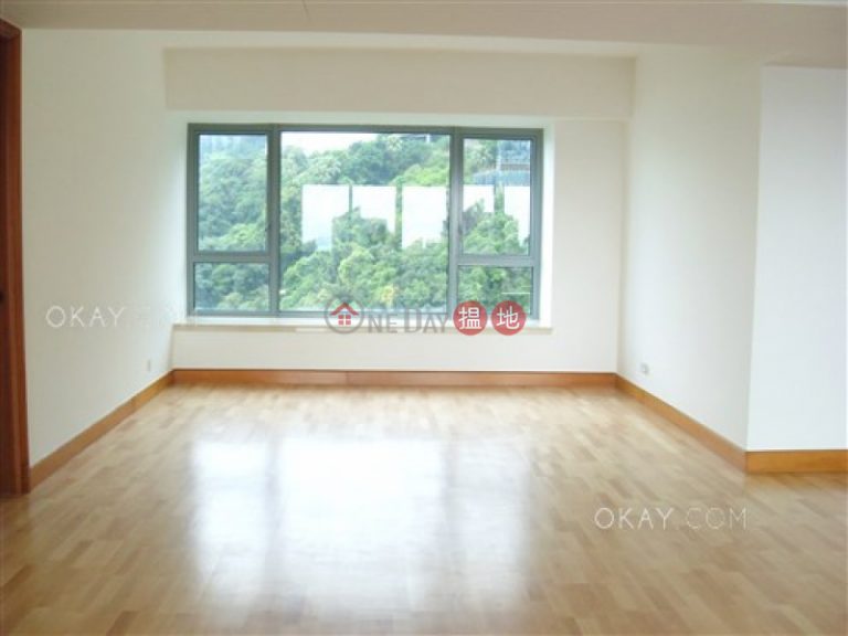 Rare 3 bedroom on high floor with balcony & parking | Rental