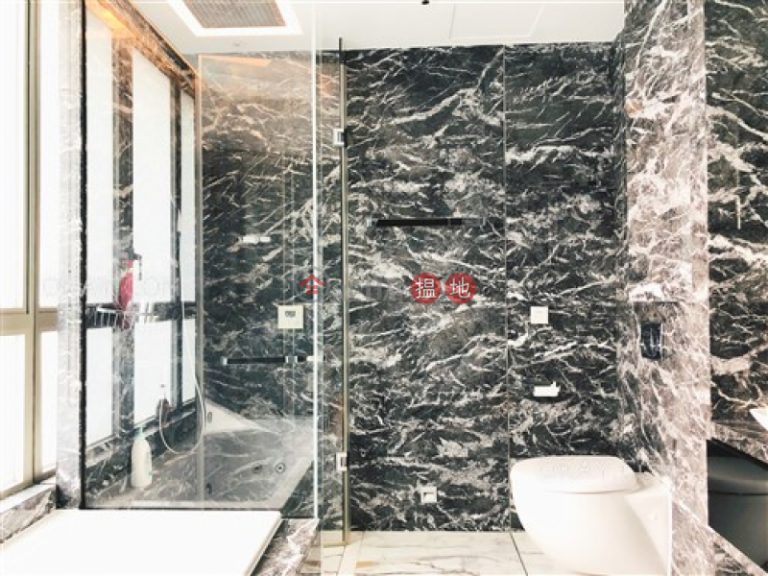 Luxurious 3 bedroom with balcony | Rental