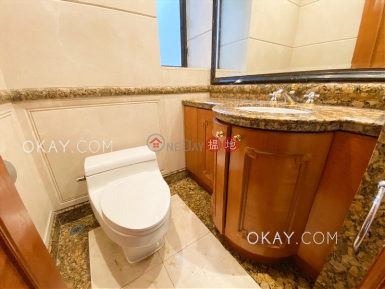 Rare 3 bed on high floor with harbour views & balcony | Rental