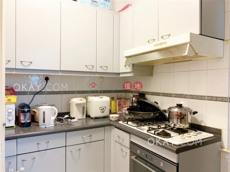 Stylish 3 bedroom with parking | Rental