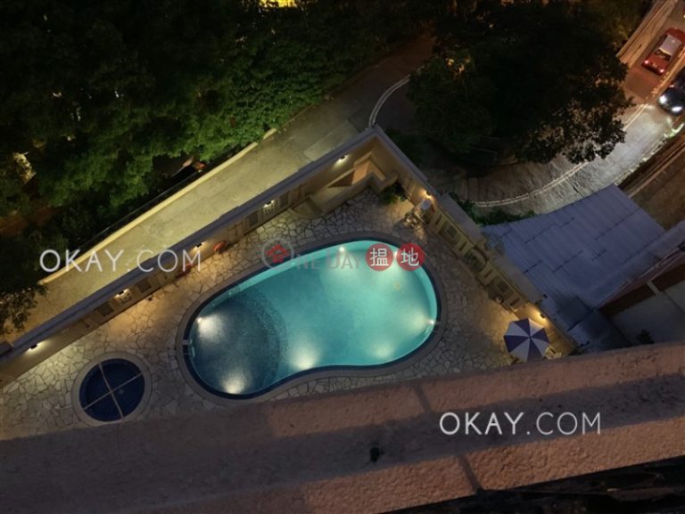 Efficient 3 bed on high floor with balcony & parking | Rental