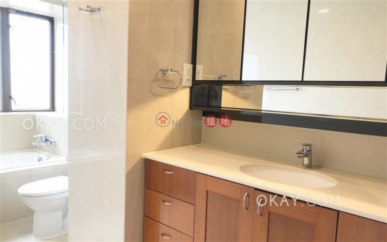 Rare 1 bedroom with parking | Rental