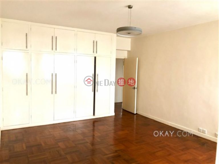 Efficient 4 bedroom with balcony & parking | Rental
