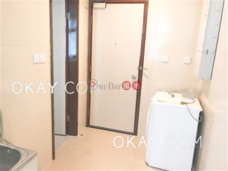Luxurious 3 bedroom with parking | Rental