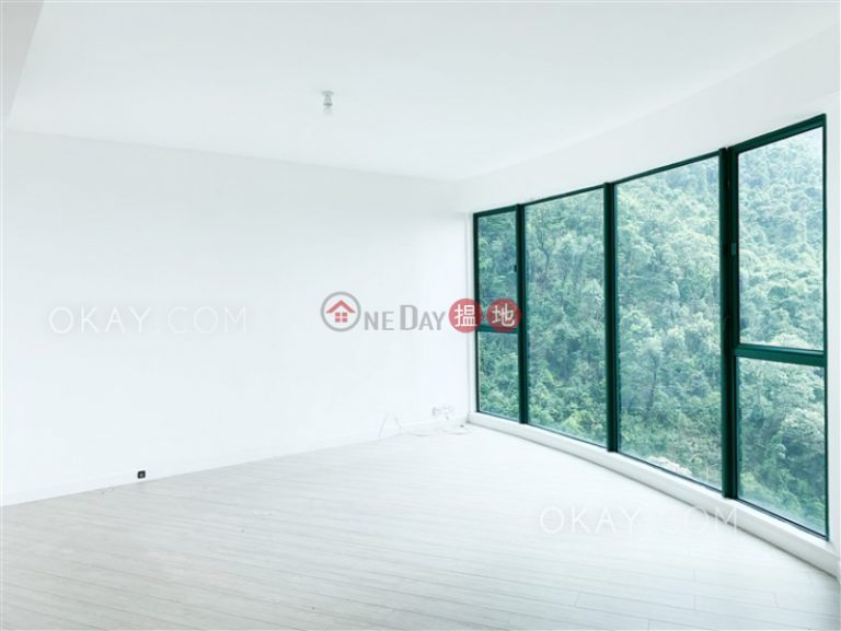 Elegant 3 bedroom with parking | Rental