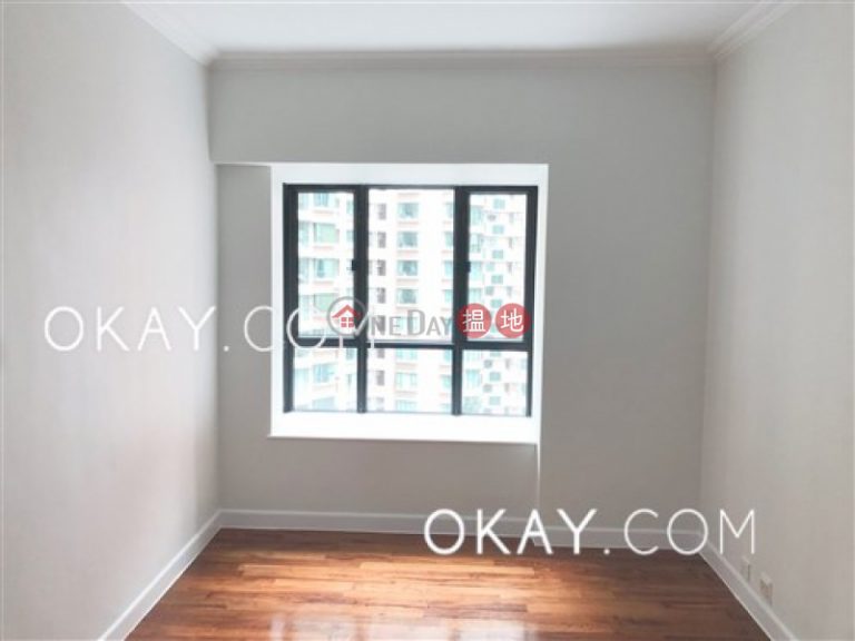 Luxurious 3 bedroom with parking | Rental