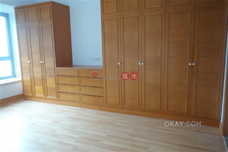 Exquisite 3 bedroom with sea views, balcony | Rental