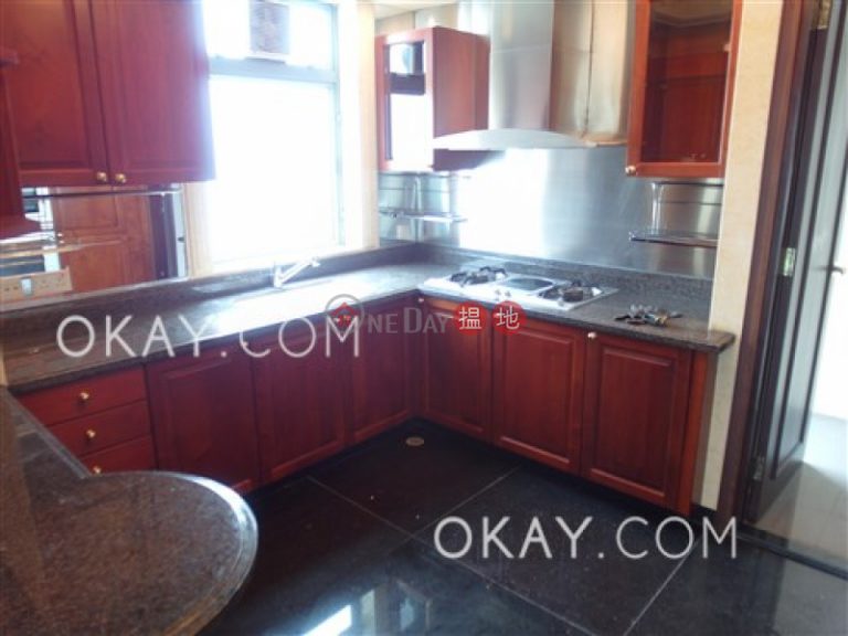 Lovely 4 bedroom on high floor with parking | Rental