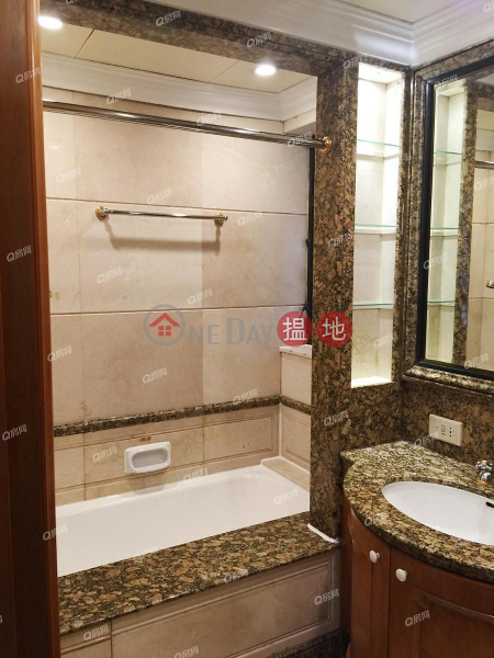 Tavistock II | 3 bedroom Mid Floor Flat for Rent