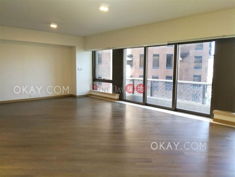 Beautiful 4 bedroom with balcony & parking | Rental
