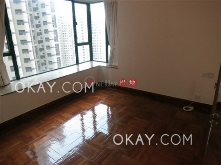 Tasteful 2 bedroom with parking | Rental