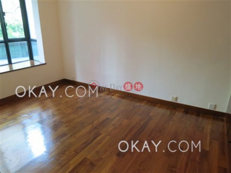 Lovely 4 bedroom with balcony & parking | Rental