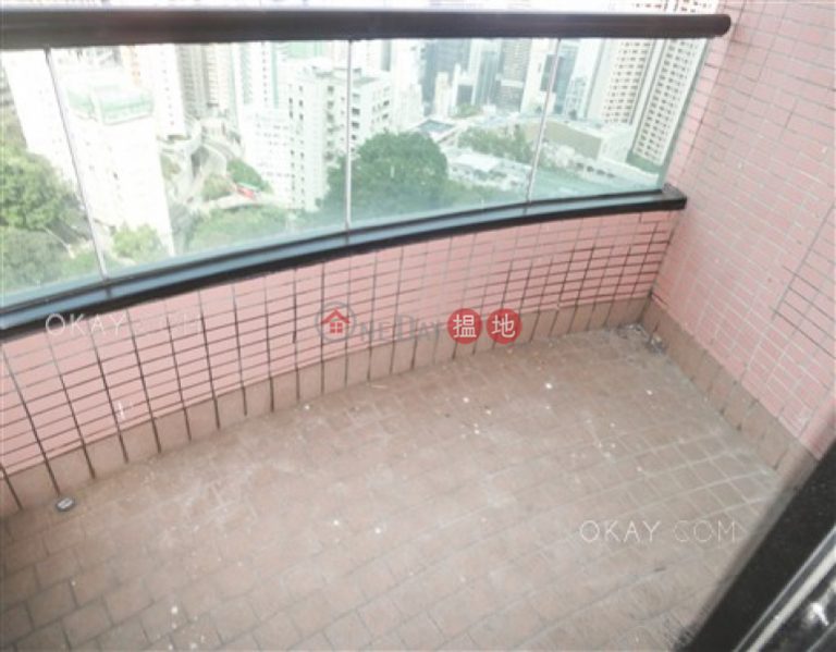 Rare 4 bedroom with balcony & parking | Rental